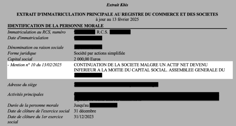 Mention portée sur l'extrait Kbis d'une société après avoir accomplie la formalité de perte de la moitié du capital social